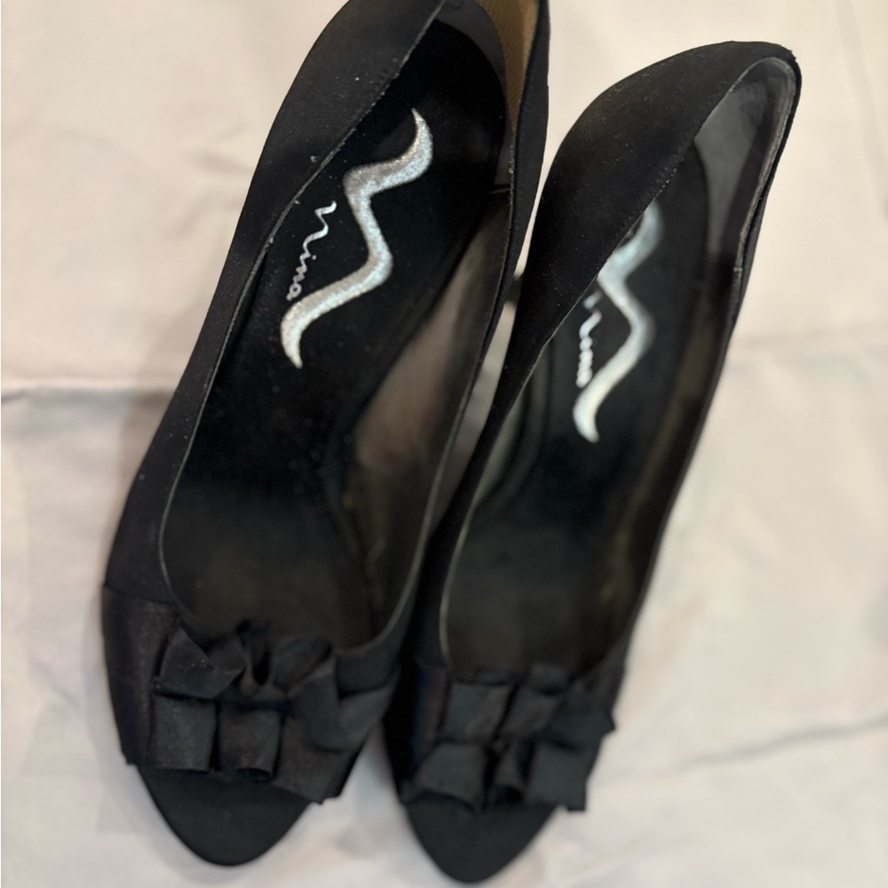 Nina Black Heels with Bow Detail